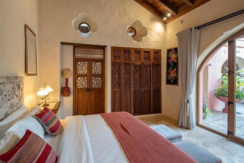 Villa Luxury Tropical In Historic