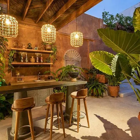 Luxury Tropical In Historic Villa Cartagena