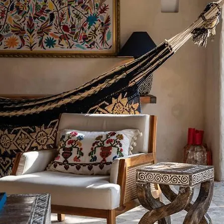 Luxury Tropical In Historic *