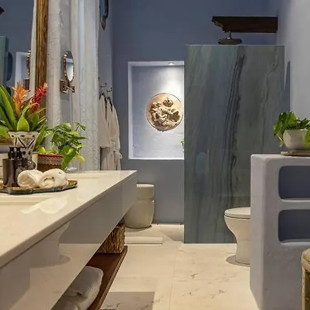 Luxury Tropical In Historic Cartagena