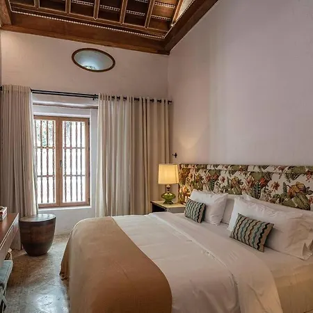 Luxury Tropical In Historic Cartagena