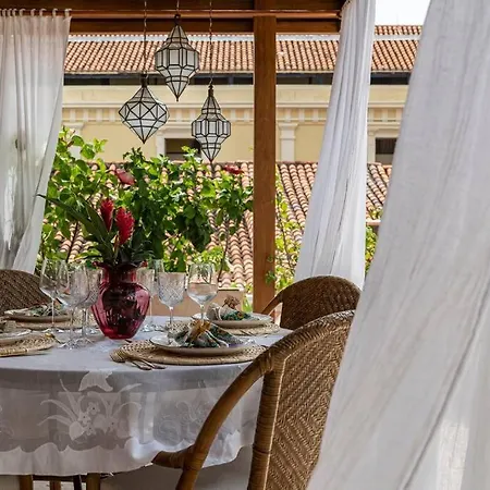 Luxury Tropical In Historic Villa Cartagena