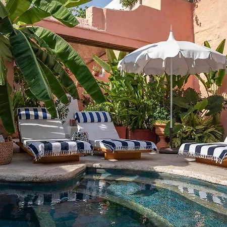 Luxury Tropical In Historic Villa Cartagena